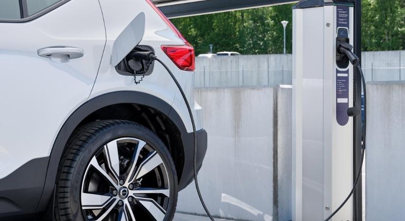Gyorsabb EV-töltésbe fektet a Volvo, jönnek a szoftverközpontú akkumulátorok