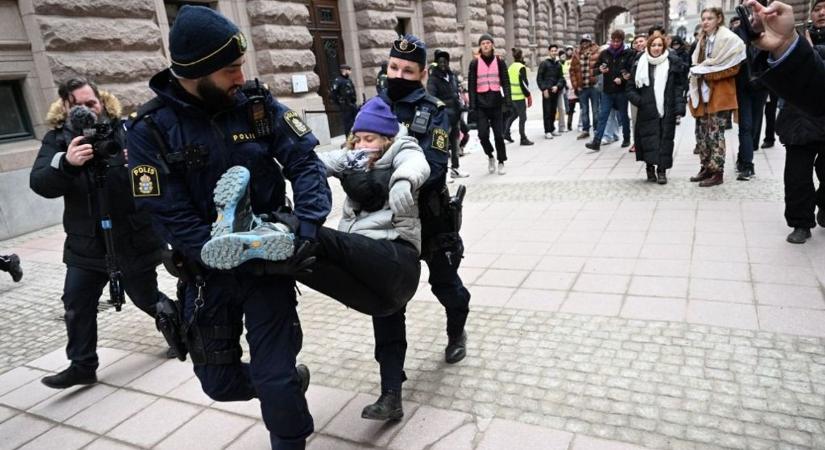 Greta Thunberget ismét elvitték a rendőrök – videóval