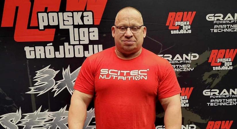 Magyar világrekord született fekvenyomásban: 55 évesen 260 kg  videó