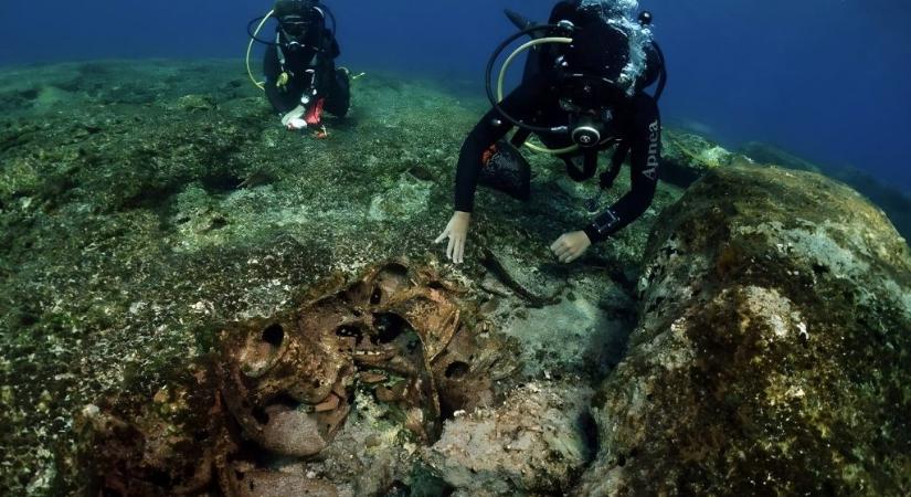 Tíz hajó roncsát találták meg egy görög szigetnél