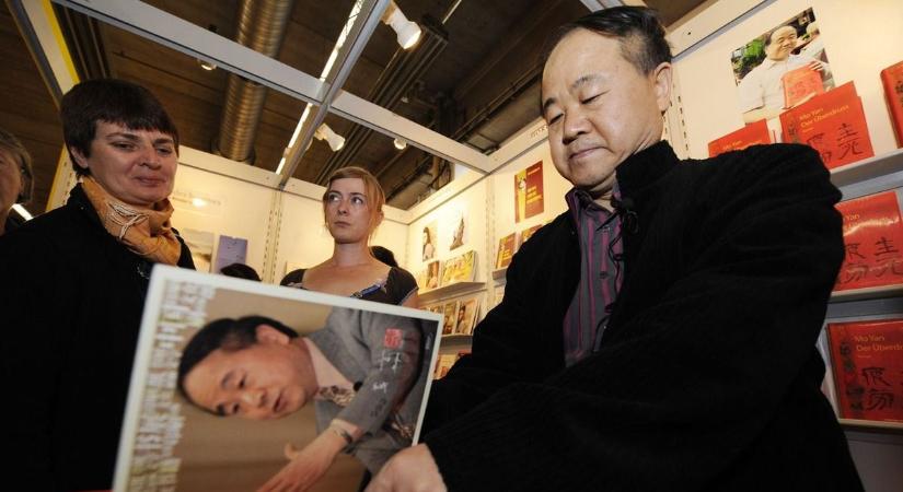 Pert akasztott egy blogger a Nobel-díjas író nyakába, mert „bemocskolja" a Kínai Kommunista Pártot