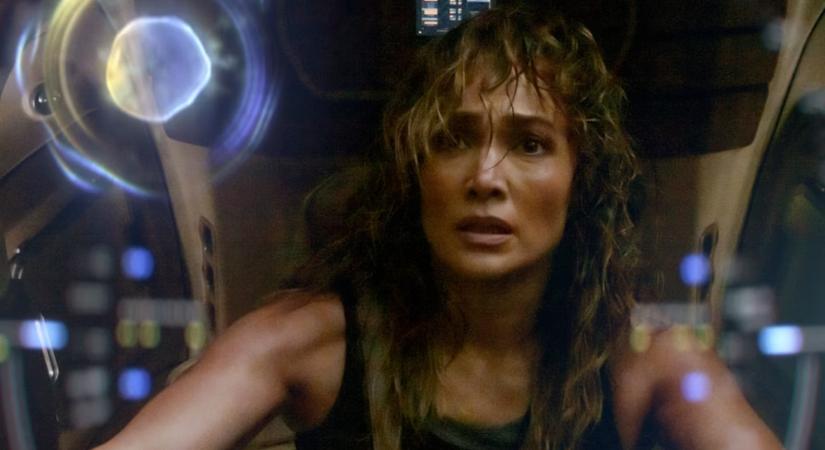 Jennifer Lopez egy renegát robotra vadászik az Atlas előzetesében