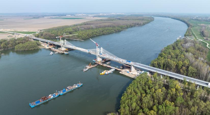 Átgurult a hordó Magyarország legújabb Duna-hídján