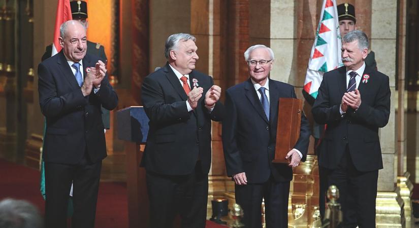 A miniszterelnök is gratulált a Kossuth-díjazottaknak