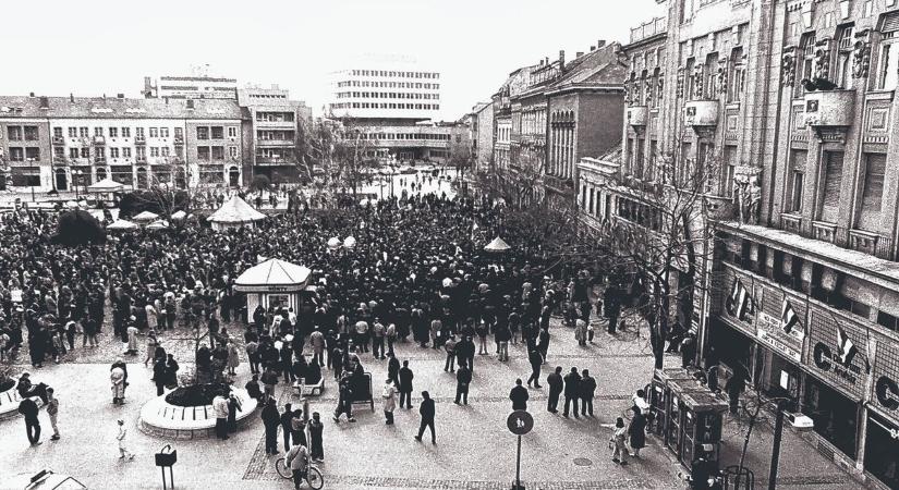 1989. március 15.: ezrek vettek részt az első szabadon megtartott nemzeti ünnepen Szombathelyen
