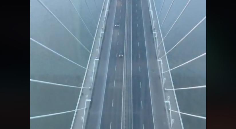Újabb látványos díszvilágítást kap a Megyeri híd – FOTÓK