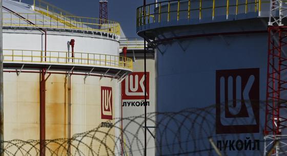 Az orosz sajtó szerint fejfájásra panaszkodott a Lukoil-alelnök, majd felakasztotta magát