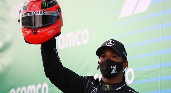 Koronavírusos lett a hétszeres világbajnok Lewis Hamilton