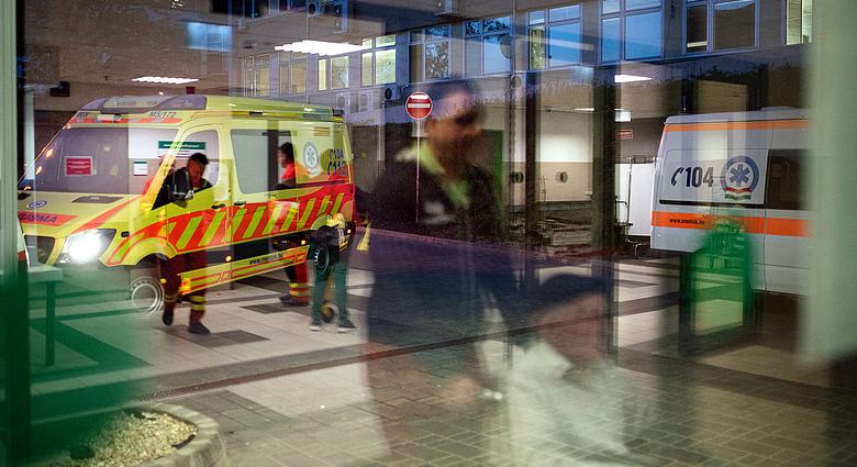 Koronavírus: kevesebb új fertőzött, rekord közeli halálozás Magyarországon, 662-en lélegeztetőgépen