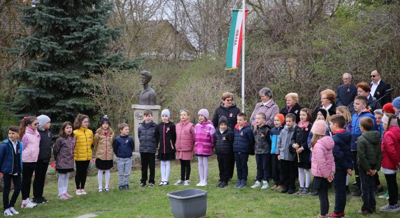 Kisapostag: A magyaroknak joga van a szabadsághoz!