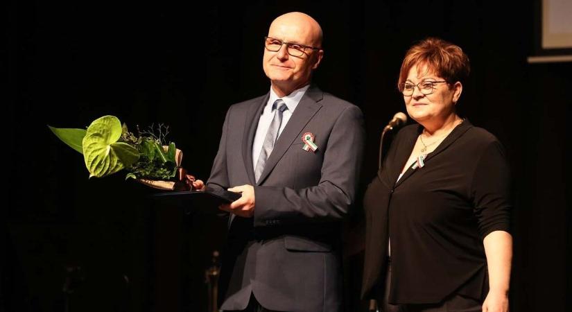 Dr. Bősze Tibor vehette át a Perczel-díjat a bonyhádi ünnepségen – galéria