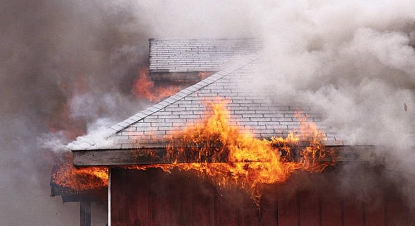 Egy vendégházban ütött ki tűz, ezúttal Etyeken