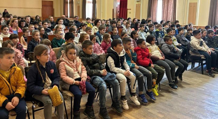 Kamarakoncertet hallhattak a bogyiszlói iskolások