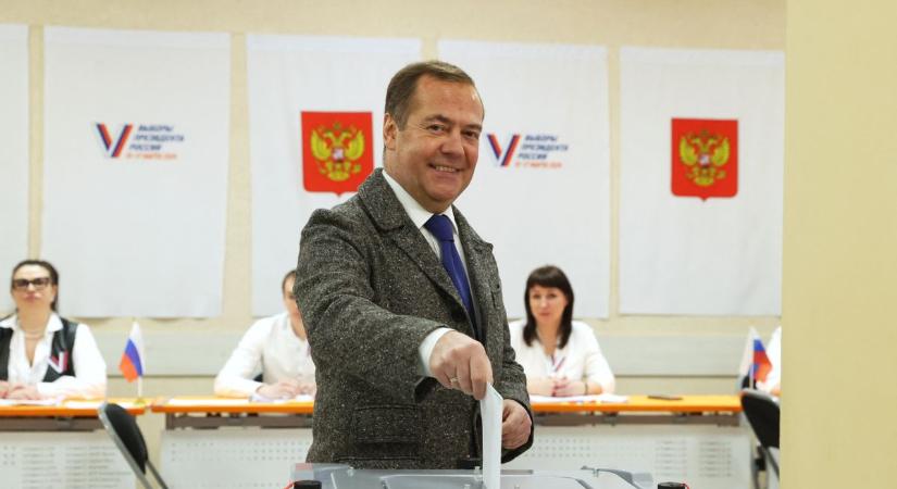 Medvegyev kiosztotta az orosz elnökválasztás rendbontóit