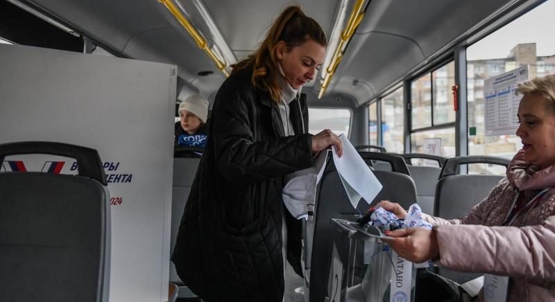 Külügy: törvénytelenek és érvénytelenek az elcsatolt ukrán területeken zajló orosz választások