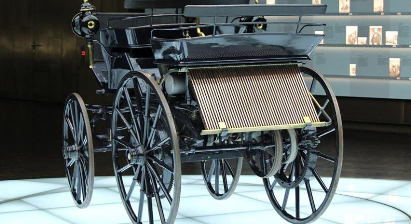 Daimler, aki lovaglójárgányra szerelte fel a világ első gépkocsimotorját