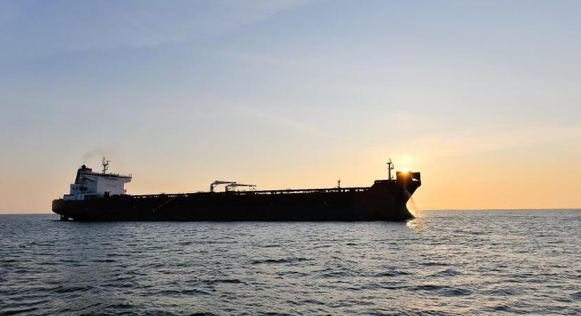 Robbanás történt egy hajó közelében Jemen partjainál