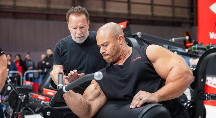 Arnold Schwarzenegger 76 évesen nem akármilyen edzőtársat talált  videó