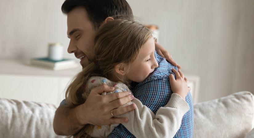 Az apák a kamaszlányok szexuális viselkedésére is hatással vannak