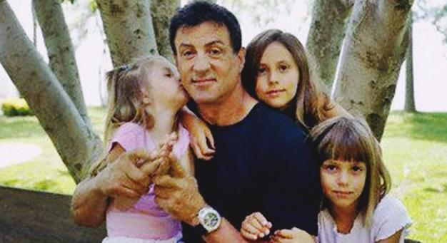Sylvester Stallone három gyönyörű lány büszke apukája – Így néznek ki felnőtt korukra a meseszép lányok