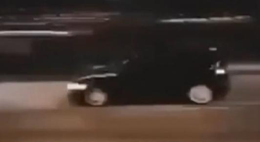 Nézőket gázolt el kis híján egy sofőr egy illegális utcai autóversenyen Székesfehérváron - videó