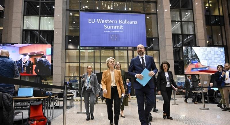 „Munkatársakat keresünk” – magas rangú tisztségek ürülnek meg az EU-ban és a NATO-ban