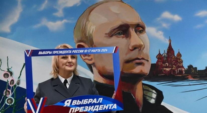Gyülekeznek a ring két sarkában Putyin kritikusai és hódolói