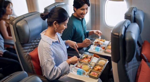 Kétszáz új ételt fejlesztett ki a prémium turistaosztály számára a Singapore Airlines
