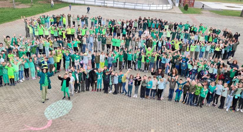 Szent Patrik ünnepe: zöldbe öltözött az Oladi Általános Iskola - sok-sok fotóval