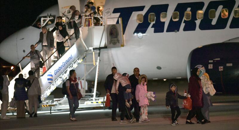 Tizenegy román állampolgárt és családtagjaikat menekítették ki a Gázai övezetből