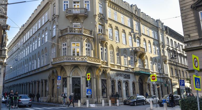 Sütivel lesznek tele a budapesti utcák , térdig járhatunk majd bennük