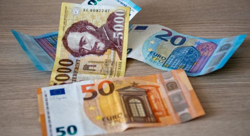 Emelkedik az euró, lejtőn a forint
