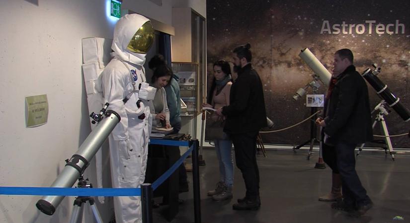 Elkezdődött a Csillagászati hét a Zsolnay Negyedben – űrkutatási, csillagászati témájú előadások, távcsöves bemutatók, interaktív kiállítások