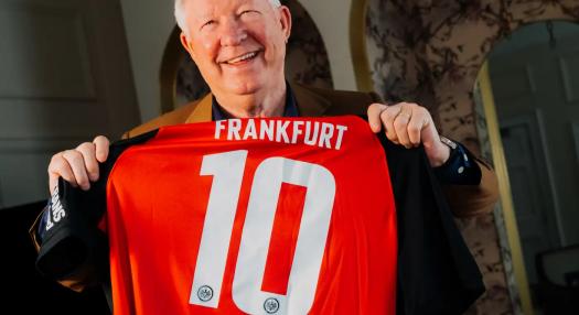 Sir Alex Ferguson örökös tagságot kapott az Eintracht Frankfurtnál