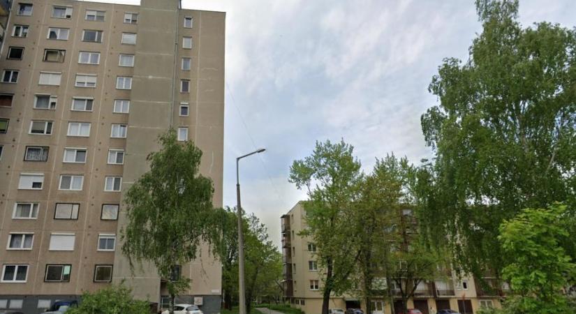 Vadkelet: panelház erkélyéről lövöldöztek Miskolcon