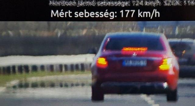 177 km/órával mértek be egy Mercedest Nógrád vármegyében