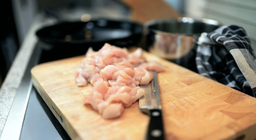 Kegyetlen betegségeket úszhatsz meg, ha nem mosod le a csirkehúst