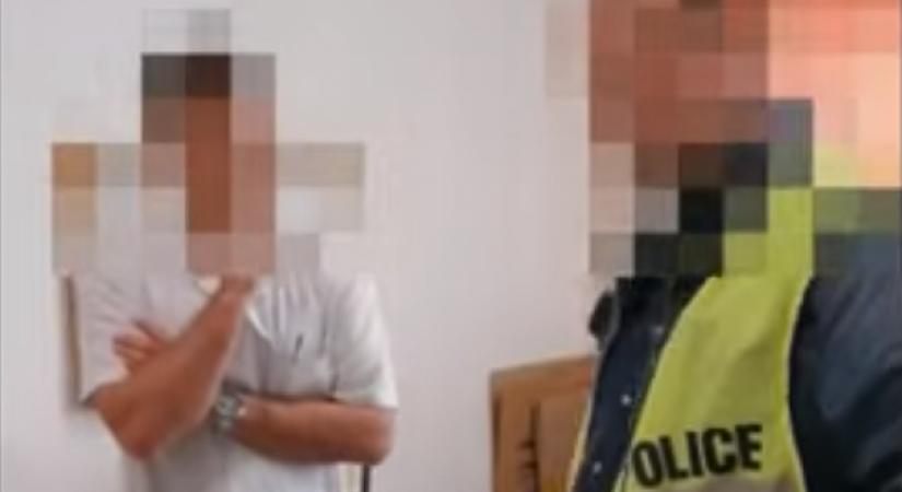 Két év felfüggesztettre és háromszázezres pénzbüntetésre ítéltek egy debreceni orvost hálapénz miatt
