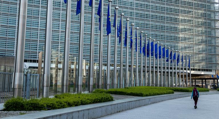 Fokozatos EU-csatlakozást ajánlhat Brüsszel Ukrajnának, az uniós vétót is eltörölnék