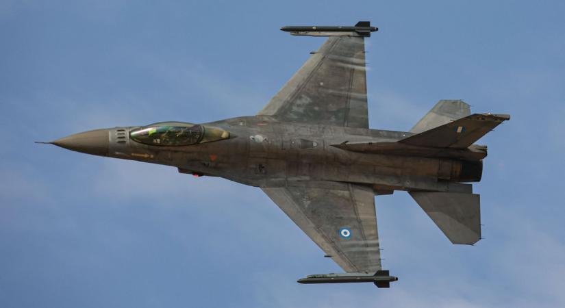 Lezuhant egy F–16-os vadászgép Görögországban  videó