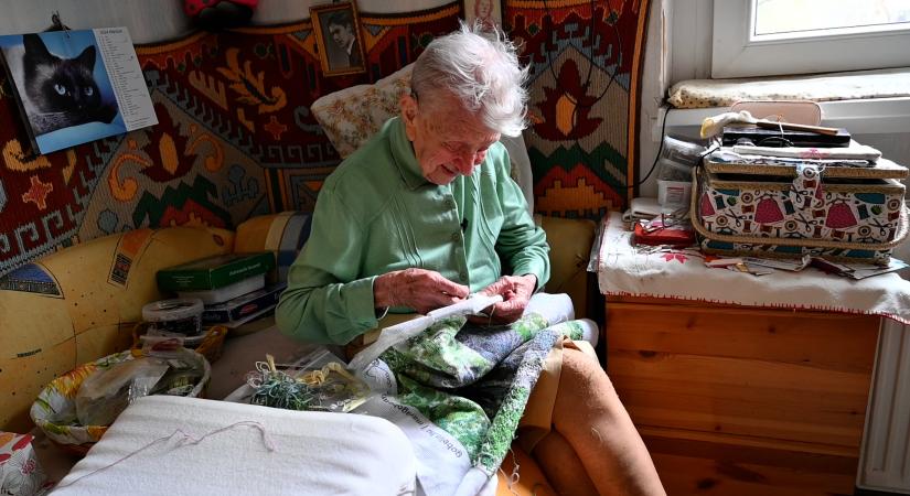 „107 éves leszek, de nem érzem, a leleteim olyanok, mint egy negyvenes nőnek!” – Gizi néni útja a világháborútól a számítógépig