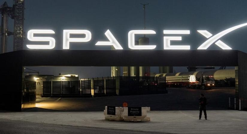 Fontos technológiát ad el a riválisoknak a SpaceX