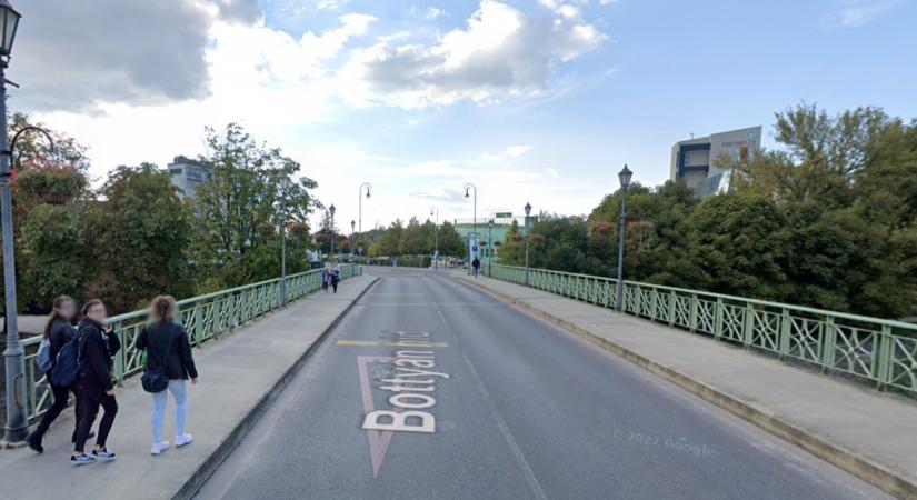 Hídvizsgálat miatt részlegesen korlátozzák a gyalogos forgalmat