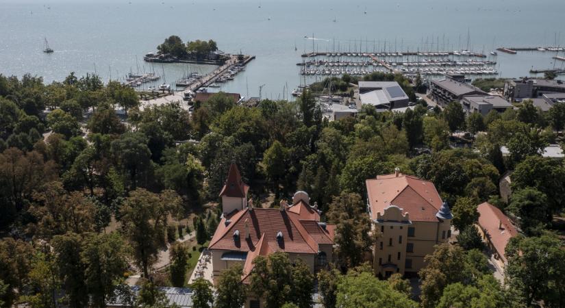 Ilyet talán még sosem láttak a Balatonnál: egyre többen fordítanak hátat a magyar tengernek