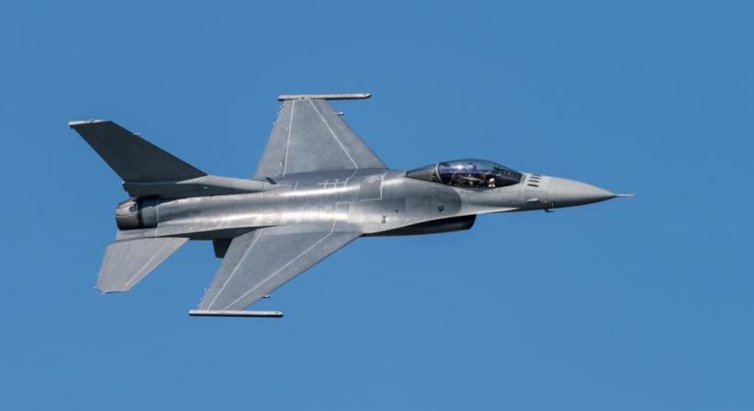 Lezuhant egy F-16-os vadászgép Görögországban