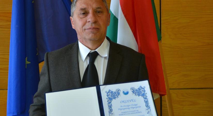 Ünnep az ünnepben: főigazgatói elismerésben részesült Csiszár Tihamér