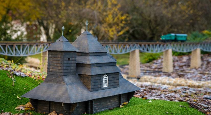 Népi építészeti elemekkel bővül a szarvasi Mini Magyarország makettpark