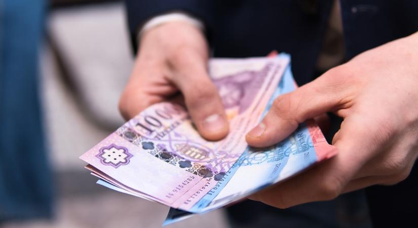 Tovább gyengült a forint