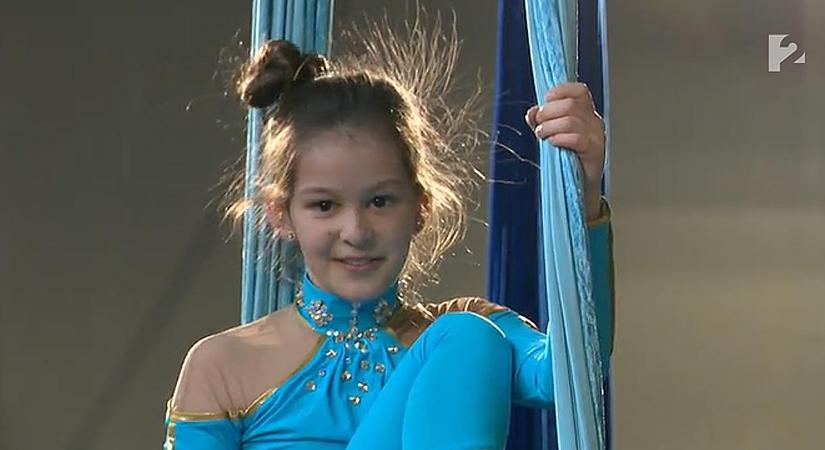 Ördög Nóra kislánya a Fővárosi Nagycirkuszban fog fellépni, a 10 éves Mici igazi légtornásztehetség