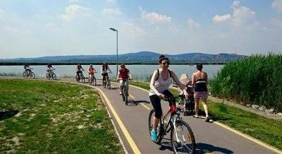 Beindult a kerékpáros forgalom március 15-én – a Velencei-tónál tekertek a legtöbben